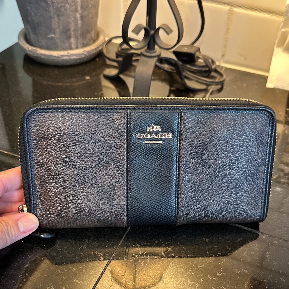 Coach Black and Brown Zip Wallet